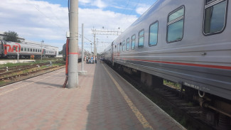 Астраханские студенты и школьники смогут покупать билеты на пригородные поезда за полцены