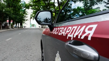 В астраханском детском саду сотрудники Росгвардии задержали женщину, устроившую скандал