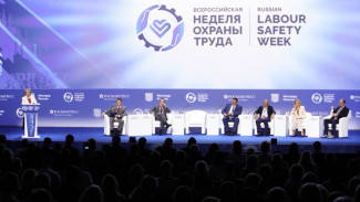 Стратсессия по народосбережению, занятость будущего, сотрудничество с Ираком, награждение лучших и модный показ: второй день ВНОТ-2025