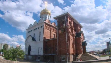 В Астрахани храм преподобного Сергия Радонежского красят в белый цвет