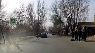 В Астрахани на улице Пушкина водитель «Десятки» сбил подростка