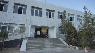 Как проходит капремонт в одной из астраханских сельских школ