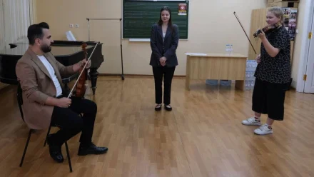 Известный иранский скрипач провёл мастер-класс в Астрахани