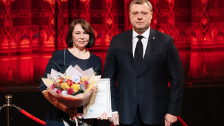 Игорь Бабушкин поздравил с праздником астраханских работников культуры 