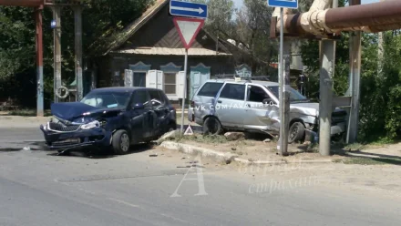 Две пассажирки “Лады” пострадали в ДТП на перекрёстке в Астрахани 