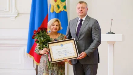 Игорь Бабушкин вручил награды астраханским педагогам в честь профессионального праздника