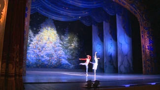 Семьи астраханских бойцов СВО посетили балет «Щелкунчик»