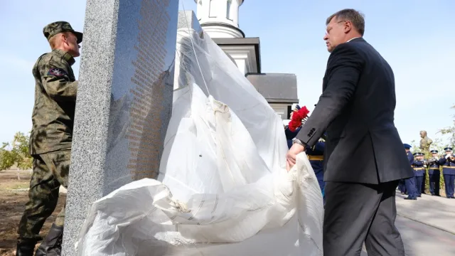 В Ахтубинске открыли новые памятники и храм