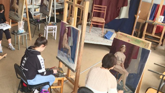 В Астрахани открылась выставка работ студентов художественного училища 