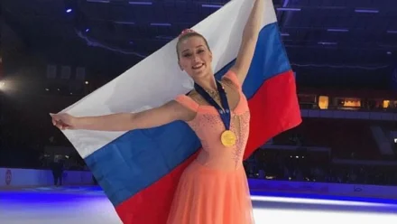 Чемпионка мира по фигурному катанию стала инструктором в ледовом дворце в Астрахани