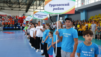 В Астрахани прошла традиционная спартакиада «Папа, мама, я ‒ спортивная семья» 