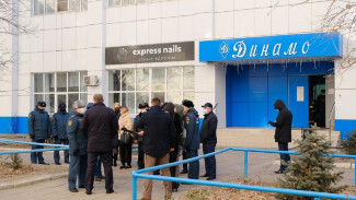 Отравление людей парами хлора в бассейне в Астрахани: подробности ЧП