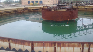 В Астрахани в очистные сооружения сливали жидкость с резким химическим запахом