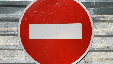 Дорожное движение ограничили в Астрахани по улице Н. Островского