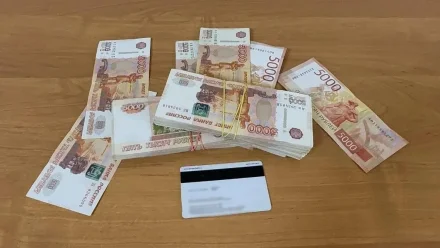 В Астрахани злоумышленники похитили у пенсионерки 3,7 млн рублей