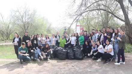 Молодёжь юга России вышла на субботник в Астрахани