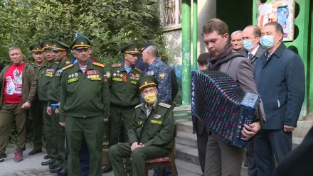 В Астрахани ветеран Дмитрий Яренко отметил своё 96-летие