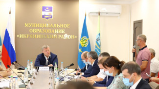 Игорь Бабушкин посетил Икрянинский район с рабочим визитом