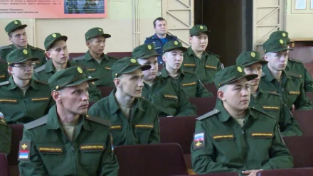 В Астрахани прошла торжественная отправка призывников в армию