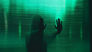 В Астрахани судимого мужчину задержали за изнасилование 18-летней девушки