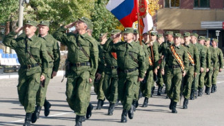 Военнослужащие России начали получать выплаты в 15 тысяч рублей