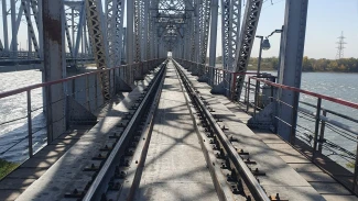 В Астраханской области отремонтировали железнодорожный мост