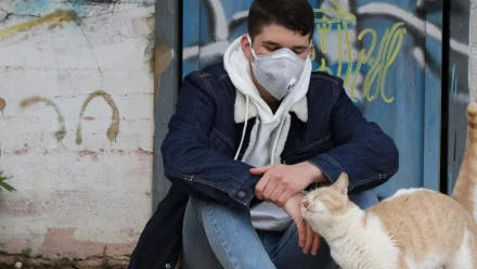 В Астраханской области за сутки коронавирусом заболело 77 человек