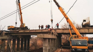 На Милицейском мосту в Астрахани ремонтные работы отстают от графика