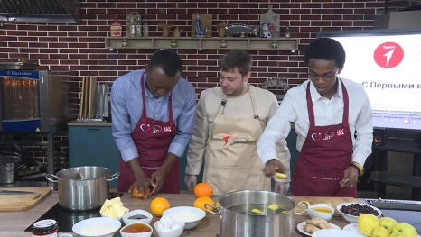 В Астраханском госуниверситете прошёл кулинарный мастер-класс с ректором