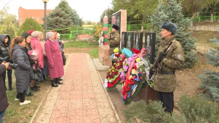 В астраханском посёлке открыли мемориал погибшим в спецоперации военным