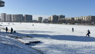 В Астрахани спасатели предотвратили возможную трагедию на водоёме