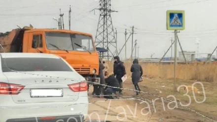 В Астрахани на Фунтовском шоссе “КамАЗ” сбил 14-летнего мальчика