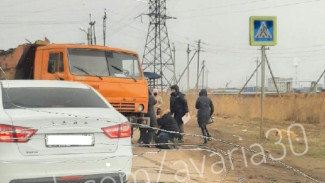 В Астрахани на Фунтовском шоссе “КамАЗ” сбил 14-летнего мальчика