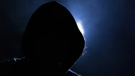 Астраханца осудят за кражу телефона и 16 тысяч рублей у посетителя кафе