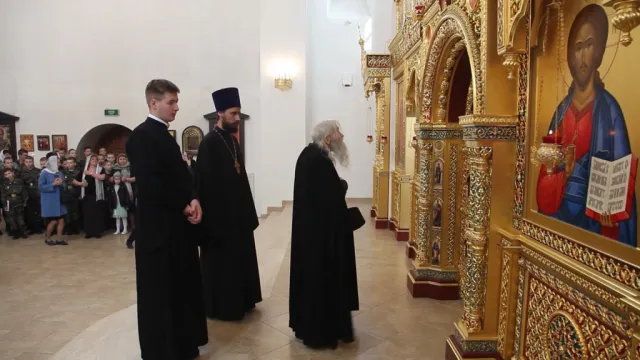 Духовник Патриарха Кирилла провёл православные богослужения в Астрахани