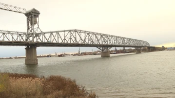В Астрахани снова ограничат движение на Старом мосту и в центре города