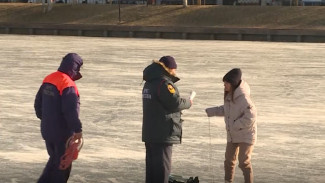 Астраханцам напоминают об опасности выхода на лёд при смене температур