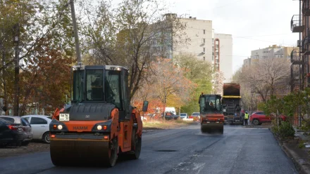 В Астрахани ремонтируют улицу Красного Знамени