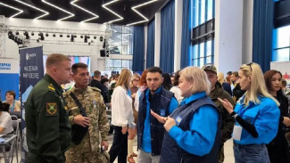 Ярмарку вакансий в Астрахани посетили порядка 300 ветеранов СВО и их родных