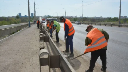 Городские мосты в Астрахани станут чище 