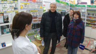 Леонид Огуль проверил доступность медикаментов в астраханских аптеках