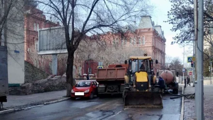 На центральной улице Астрахани перекрыли движение