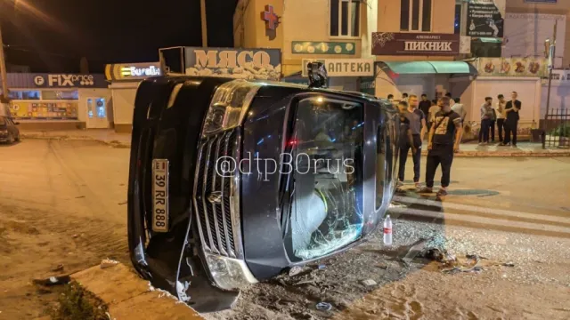 В Астрахани в посёлке Свободный произошло ДТП с опрокидыванием