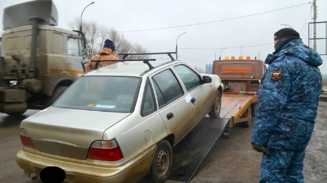 Астраханские приставы в рейдах на мостах собрали более 210 тысяч рублей с должников