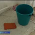 Астраханцы уже несколько дней спасают свои квартиры от воды