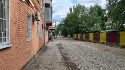 На улице Ляхова в Астрахани расширят дорогу в рамках ремонта