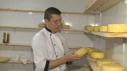 Астраханец производит сыр ручной работы по европейским стандартам