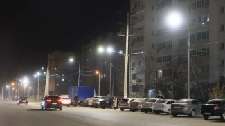 На улицах Астрахани продолжается обустройство наружного освещения