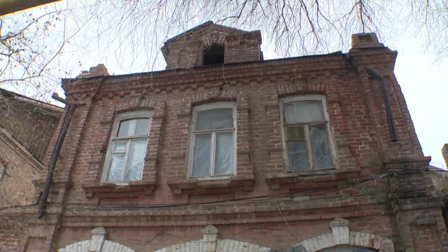В Астрахани жильцы дома на Бабёфа просят их переселить