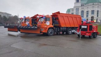 Коммунальные службы Астрахани пополнились новой спецтехникой